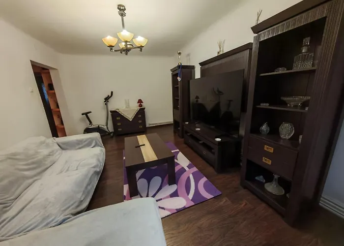 Cartier Brazda Apartment *